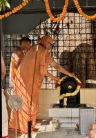 Jalabhisheka and Shodashopachar Puja by HH Swamiji at Shri Shivakrishna Mandir, Hubballi (26 Feb 2025)